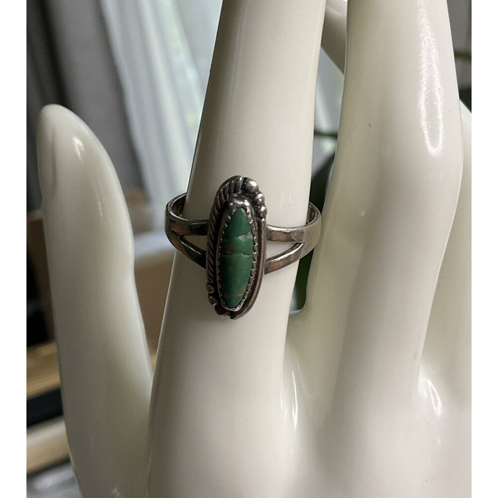 Vintage Navajo Oval Turquoise Sterling Silver Southwestern Style Ring Size 8 - Picture 6 of 9